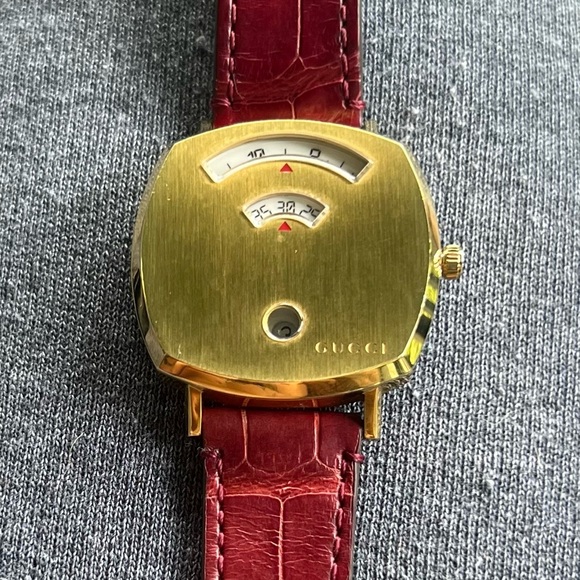 Gucci 35 mm Grip Watch